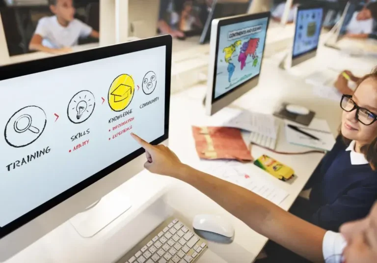 Pathways into Work - Digital Skills